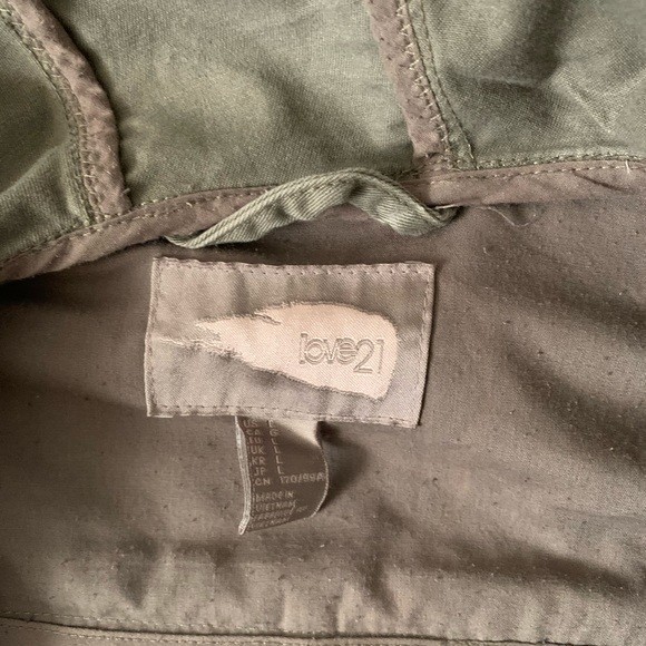 Green Utility Jacket 💚 - Picture 5 of 6